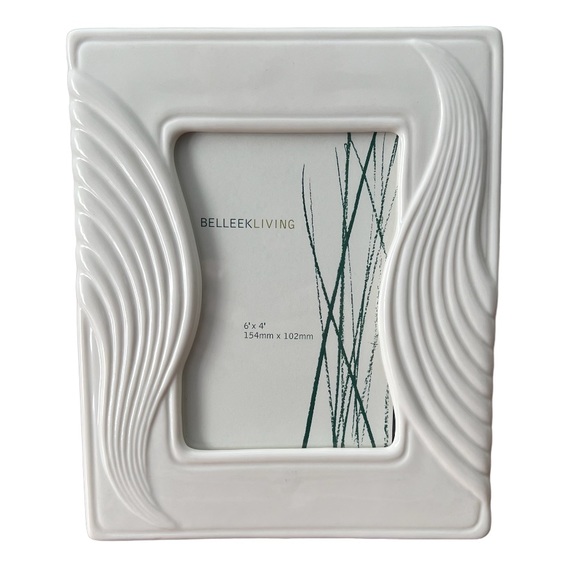 Belleek Ireland • ‘Reflect’ 4x6 Beige Porcelain Photo Frame Suede Back - Picture 1 of 9
